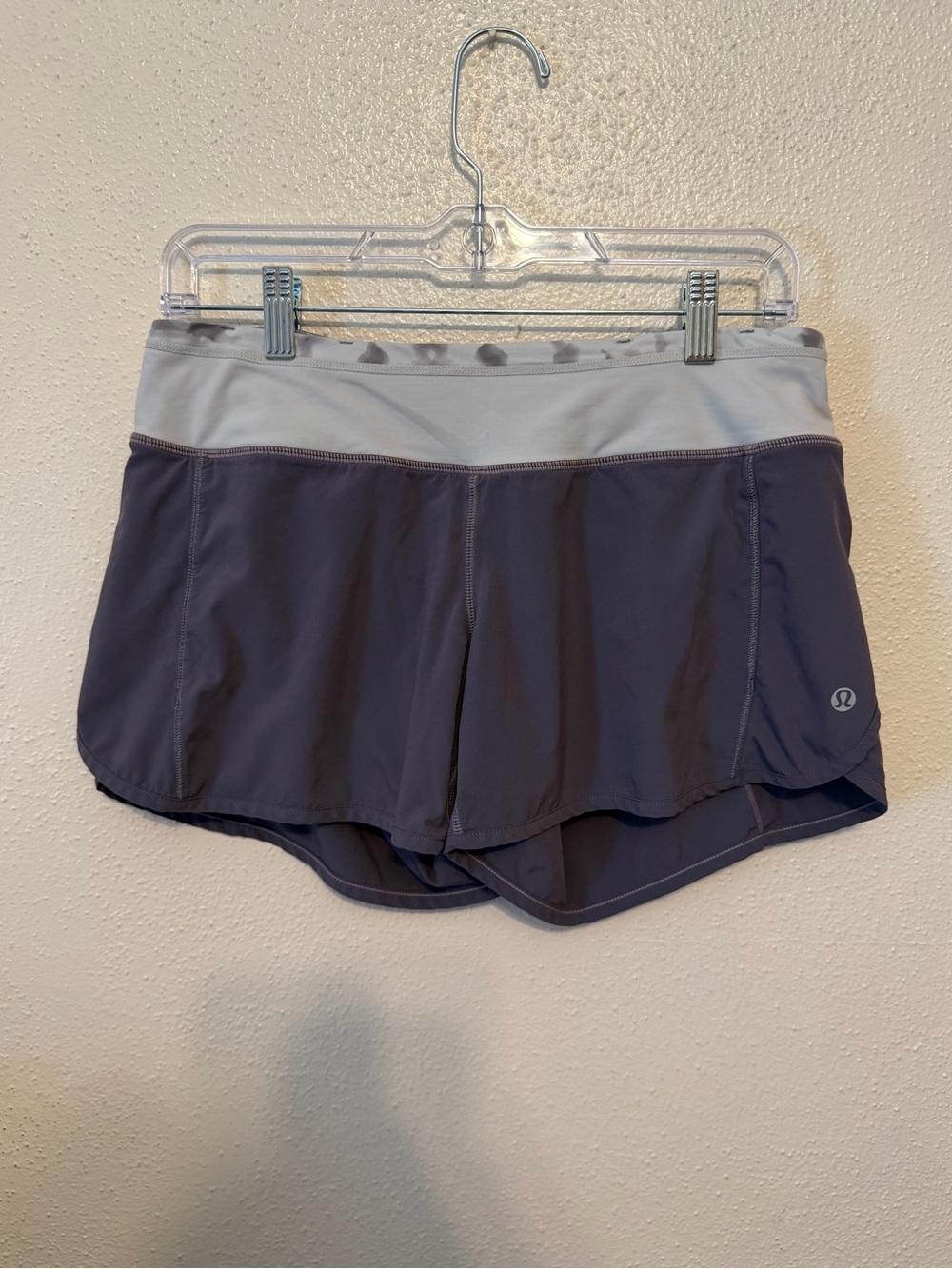 Lululemon Two-Tone Gray Athletic Shorts -Size 6 - Picture 1 of 4